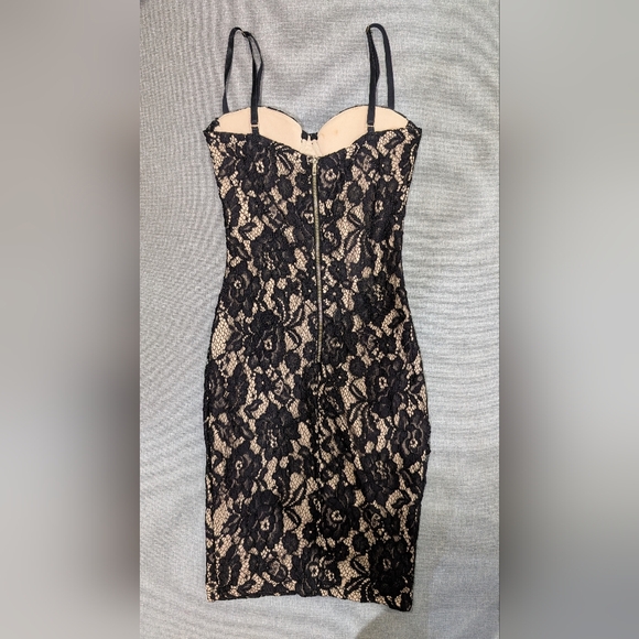 Revamped bodycon lace midi dress in size small - Picture 2 of 2